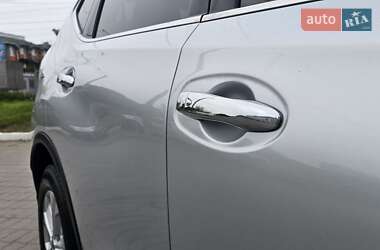 Позашляховик / Кросовер Nissan Rogue 2015 в 