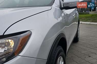 Позашляховик / Кросовер Nissan Rogue 2015 в 