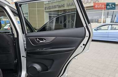 Позашляховик / Кросовер Nissan Rogue 2015 в 