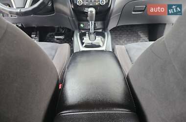 Позашляховик / Кросовер Nissan Rogue 2015 в 