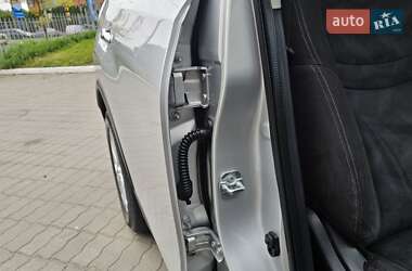 Позашляховик / Кросовер Nissan Rogue 2015 в 