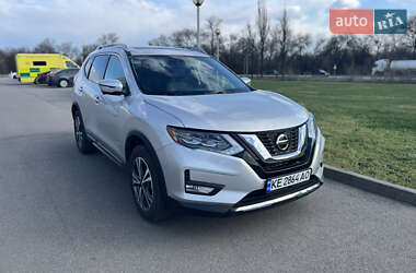 Позашляховик / Кросовер Nissan Rogue 2018 в 