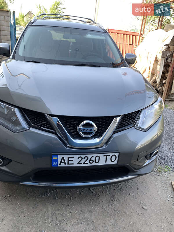 Позашляховик / Кросовер Nissan Rogue 2016 в Кам'янському