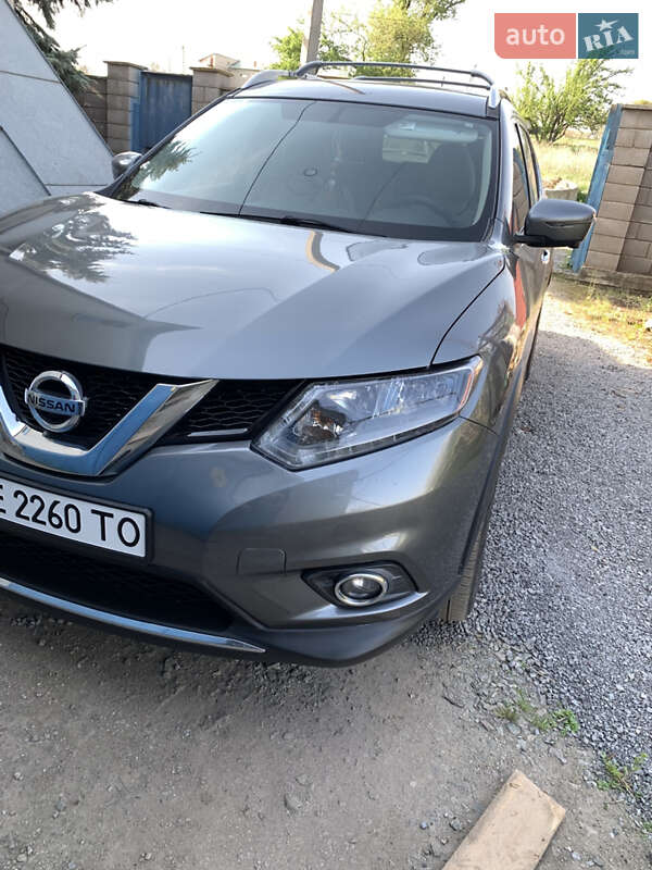 Позашляховик / Кросовер Nissan Rogue 2016 в Кам'янському