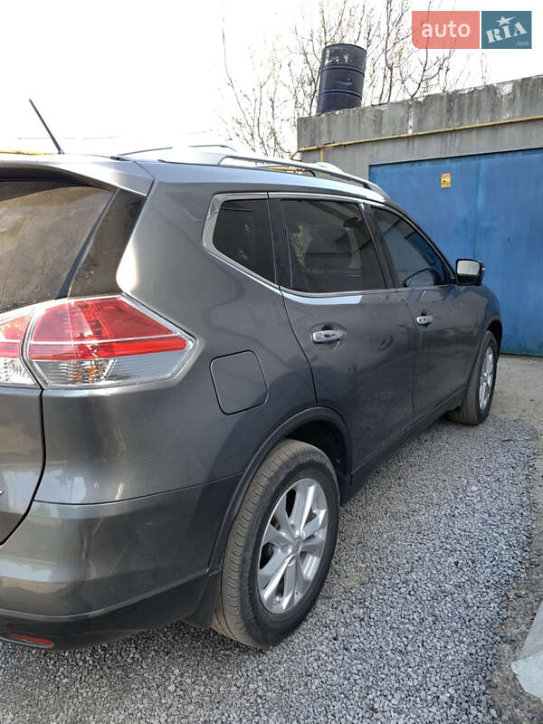 Позашляховик / Кросовер Nissan Rogue 2016 в Кам'янському