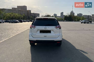 Позашляховик / Кросовер Nissan Rogue 2015 в 