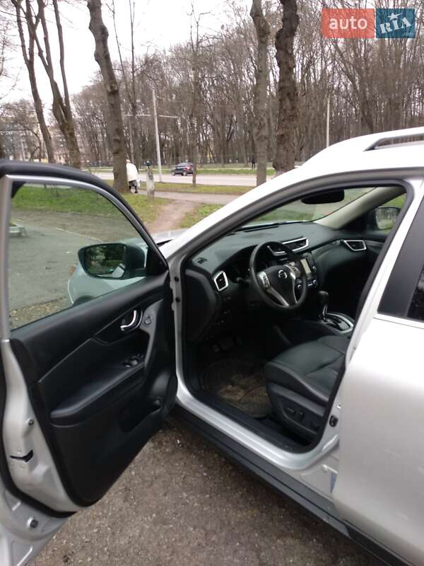 Внедорожник / Кроссовер Nissan Rogue 2015 в Виннице