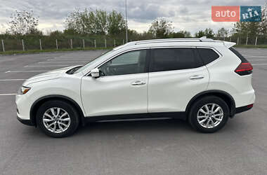 Позашляховик / Кросовер Nissan Rogue 2017 в 