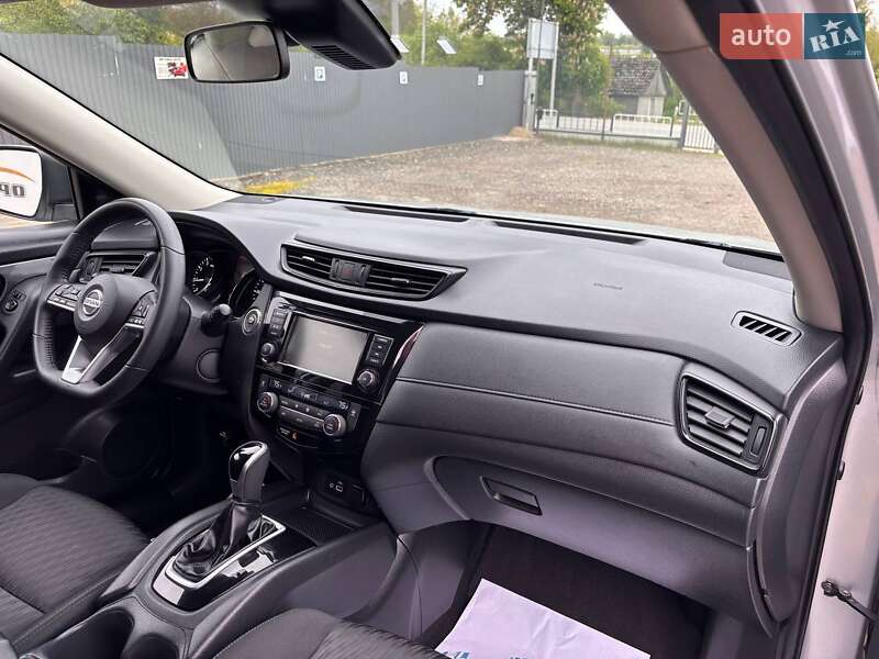 Позашляховик / Кросовер Nissan Rogue 2019 в Львові