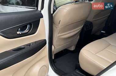 Позашляховик / Кросовер Nissan Rogue 2019 в 