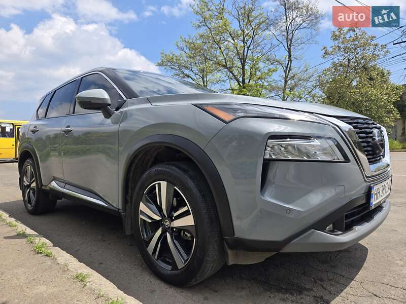 Позашляховик / Кросовер Nissan Rogue 2021 в 