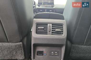 Позашляховик / Кросовер Nissan Rogue 2021 в 