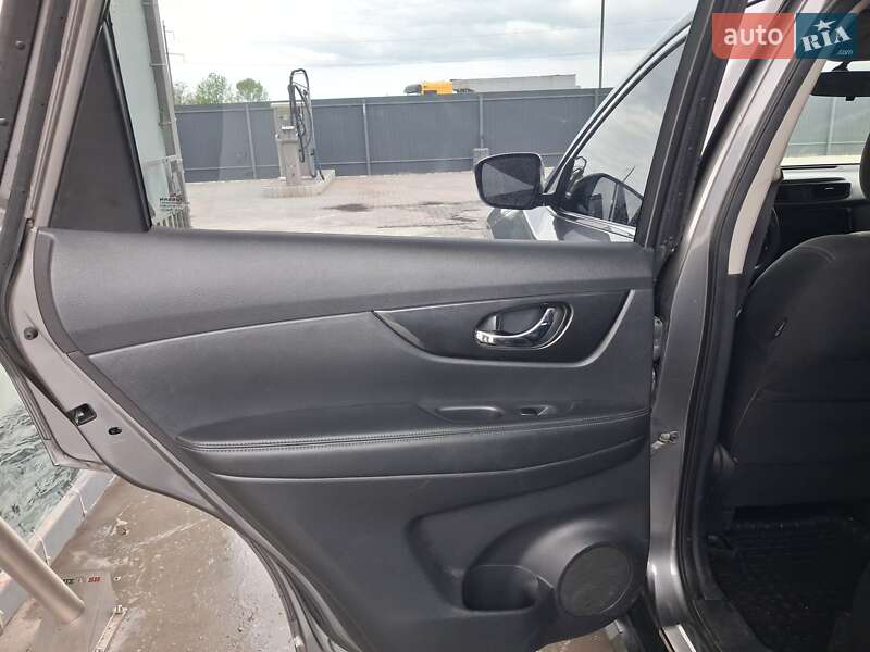 Позашляховик / Кросовер Nissan Rogue 2017 в Тернополі фото 28 Позашляховик / Кросовер Nissan Rogue 2017 в Тернополі