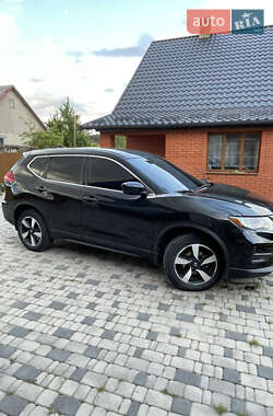 Позашляховик / Кросовер Nissan Rogue 2017 в Вараші