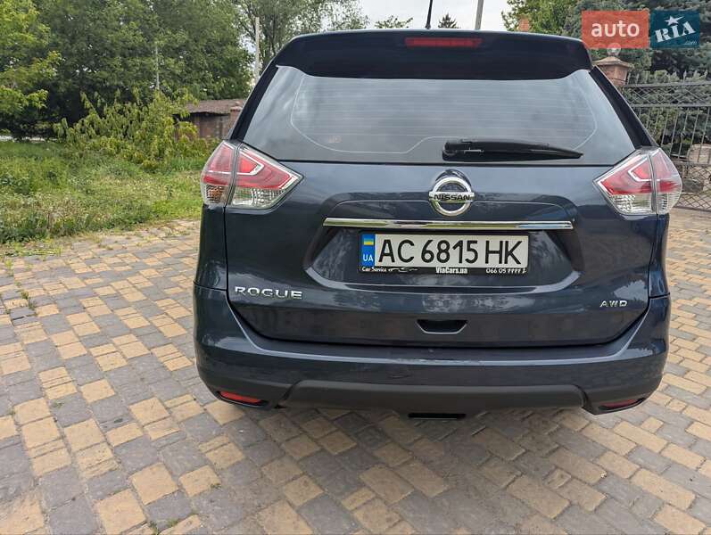 Позашляховик / Кросовер Nissan Rogue 2016 в Луцьку