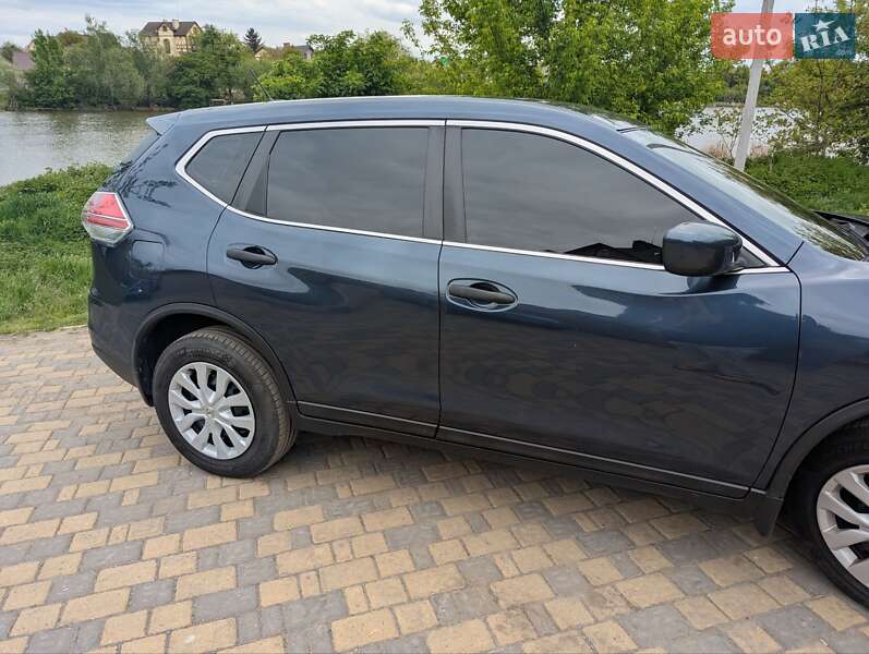 Позашляховик / Кросовер Nissan Rogue 2016 в Луцьку