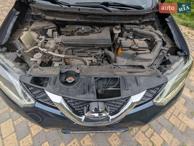 Позашляховик / Кросовер Nissan Rogue 2016 в Луцьку