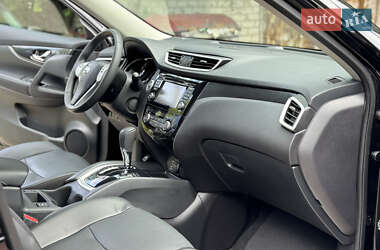 Позашляховик / Кросовер Nissan Rogue 2016 в 