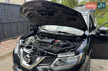 Позашляховик / Кросовер Nissan Rogue 2016 в 