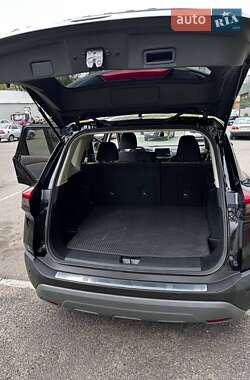 Позашляховик / Кросовер Nissan Rogue 2021 в 