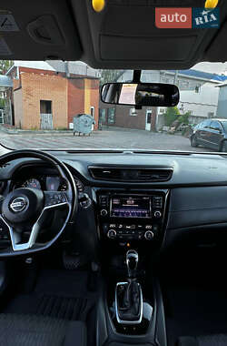 Внедорожник / Кроссовер Nissan Rogue 2017 в 