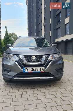 Внедорожник / Кроссовер Nissan Rogue 2018 в 