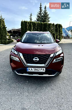 Внедорожник / Кроссовер Nissan Rogue 2023 в 