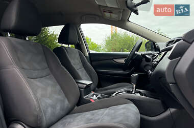 Внедорожник / Кроссовер Nissan Rogue 2016 в 