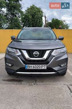 Внедорожник / Кроссовер Nissan Rogue 2018 в 