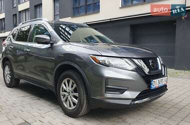 Внедорожник / Кроссовер Nissan Rogue 2018 в 