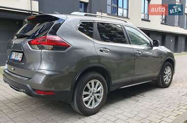 Внедорожник / Кроссовер Nissan Rogue 2018 в 