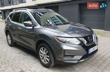 Внедорожник / Кроссовер Nissan Rogue 2018 в 