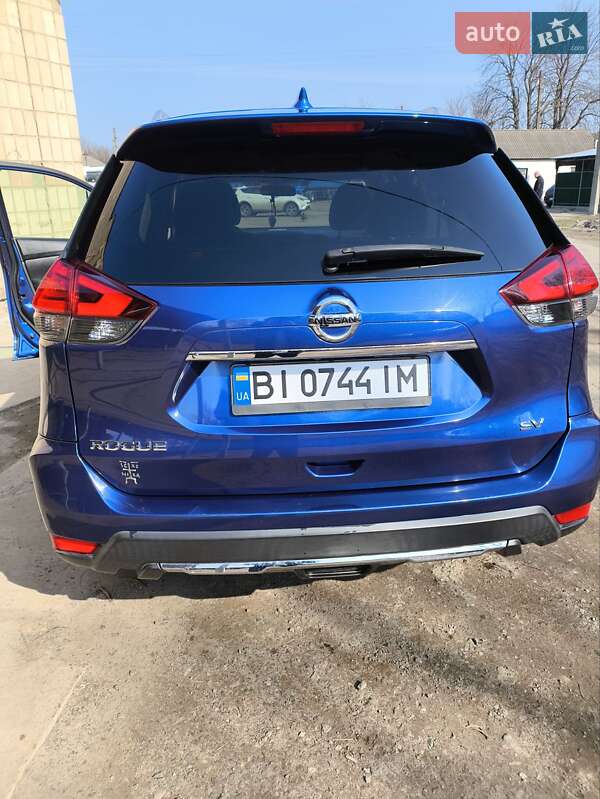 Позашляховик / Кросовер Nissan Rogue 2017 в Пирятині