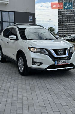 Внедорожник / Кроссовер Nissan Rogue 2017 в 
