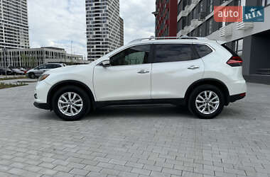 Внедорожник / Кроссовер Nissan Rogue 2017 в 