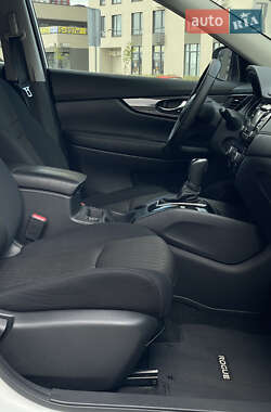 Внедорожник / Кроссовер Nissan Rogue 2017 в 