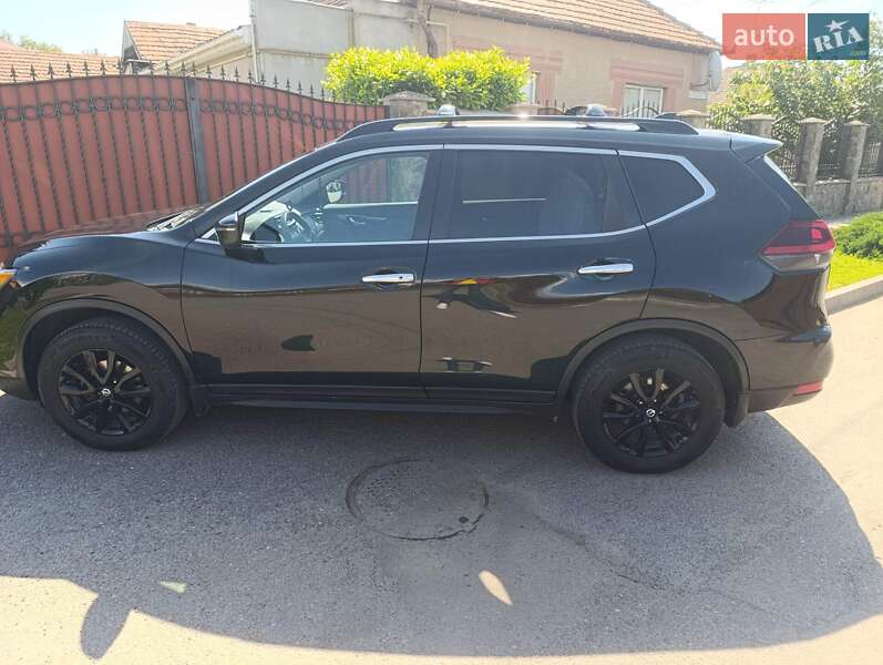 Внедорожник / Кроссовер Nissan Rogue 2017 в Берегово