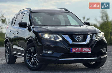 Позашляховик / Кросовер Nissan Rogue 2017 в 