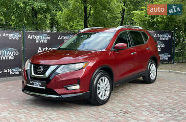 Внедорожник / Кроссовер Nissan Rogue 2018 в Ровно