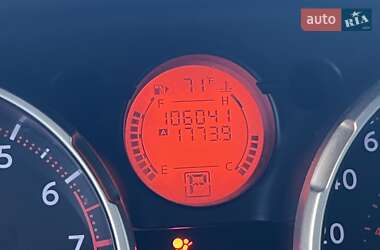 Внедорожник / Кроссовер Nissan Rogue 2008 в 