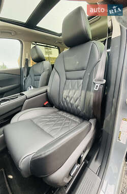 Позашляховик / Кросовер Nissan Rogue 2023 в 