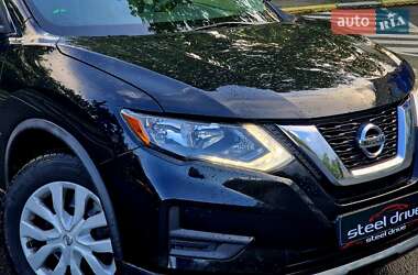 Позашляховик / Кросовер Nissan Rogue 2016 в 