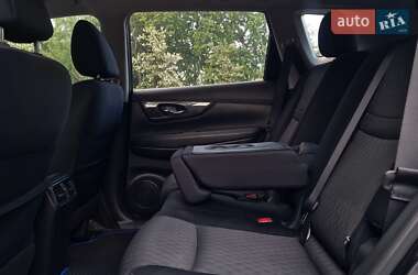 Позашляховик / Кросовер Nissan Rogue 2016 в 