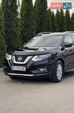 Внедорожник / Кроссовер Nissan Rogue 2017 в Киеве