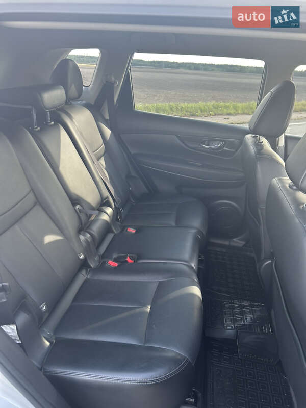 Позашляховик / Кросовер Nissan Rogue 2018 в Житомирі