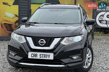 Внедорожник / Кроссовер Nissan Rogue 2017 в 