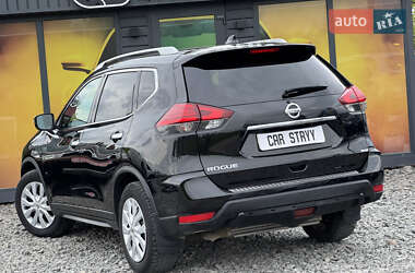Внедорожник / Кроссовер Nissan Rogue 2017 в 