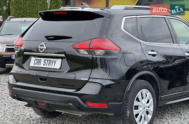 Внедорожник / Кроссовер Nissan Rogue 2017 в 