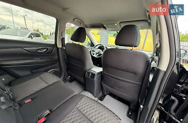Внедорожник / Кроссовер Nissan Rogue 2017 в 