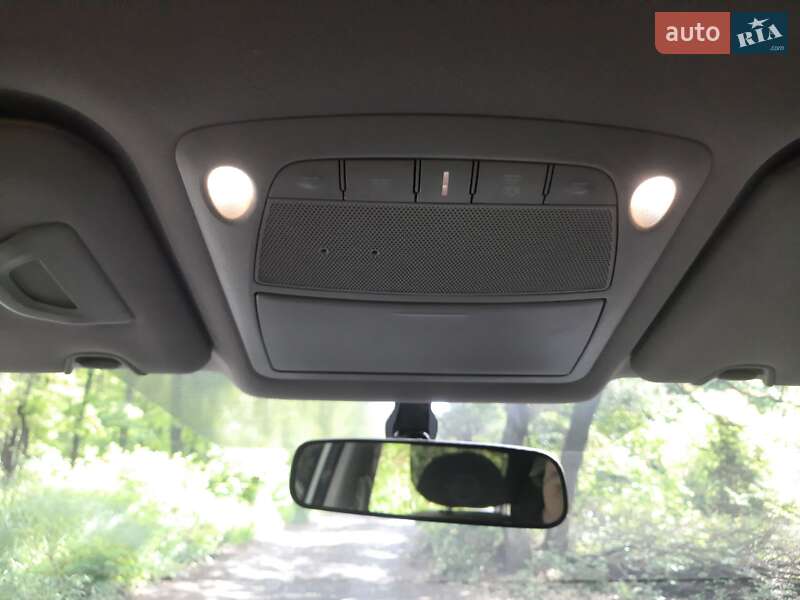 Позашляховик / Кросовер Nissan Rogue 2017 в Ужгороді